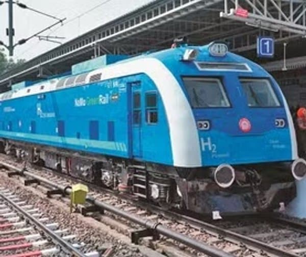 పట్టలెక్కిన తొలి 'హైడ్రోజన్ రైలు'