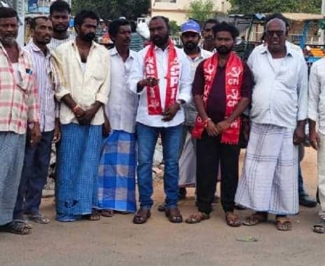 నిత్యావసర ధరలు తగ్గించాలి - Udayam