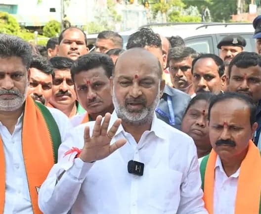 దేశ ప్రజలు కాంగ్రెస్ ముక్త్ భారత్ కోరుకుంటున్నారు - Udayam
