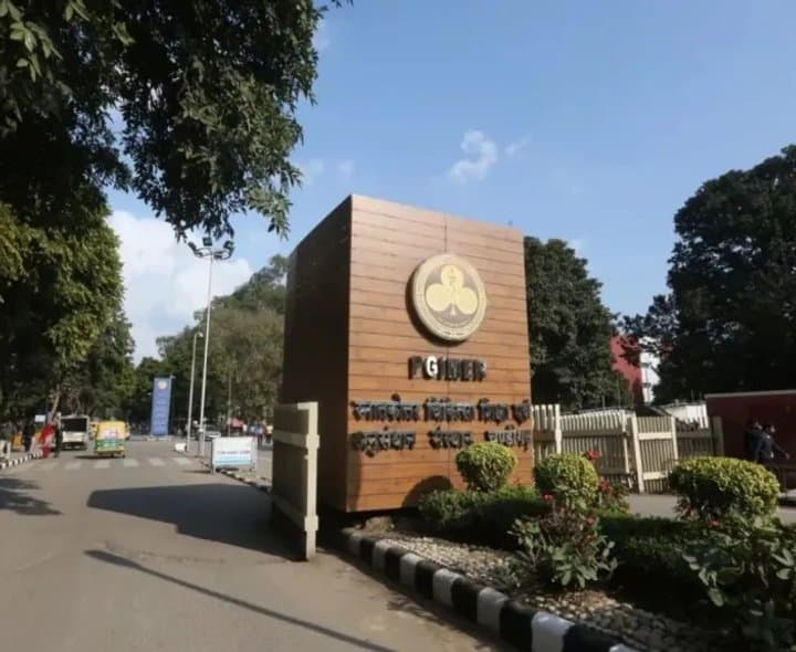 పీజీఐ చండీగఢ్‌లో కొనసాగుతున్న రద్దీ