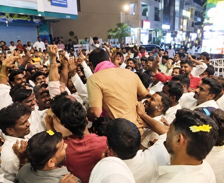 కౌశిక్‌రెడ్డిపై బల్మూరి వెంకట్‌ విమర్శలు - Udayam