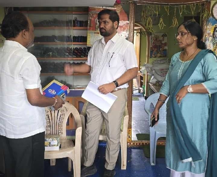 ఘనపూర్‌ స్టేషన్‌లో వైద్య శాఖ తనిఖీలు - Udayam