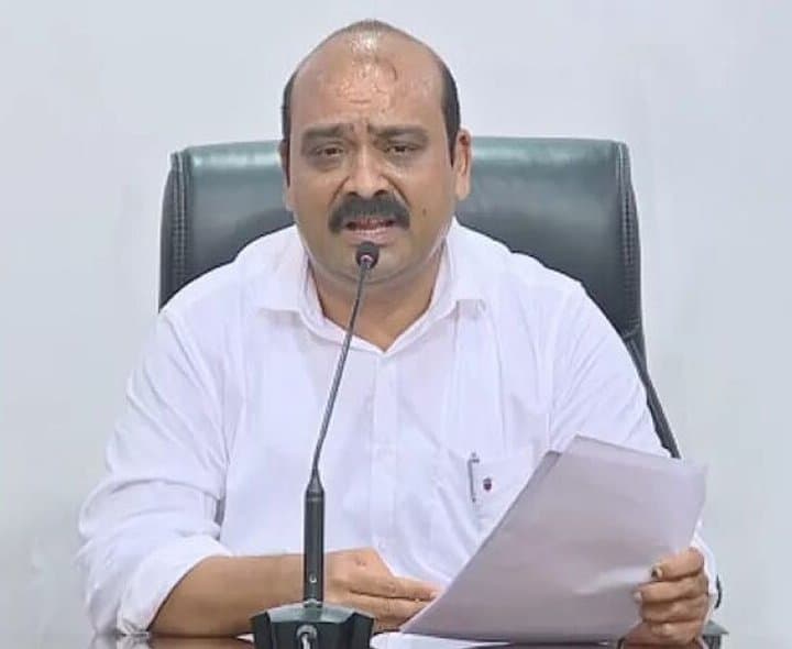 విజయ డెయిరీపై ప్రభుత్వ కుట్ర: కైలే అనిల్‌కుమార్