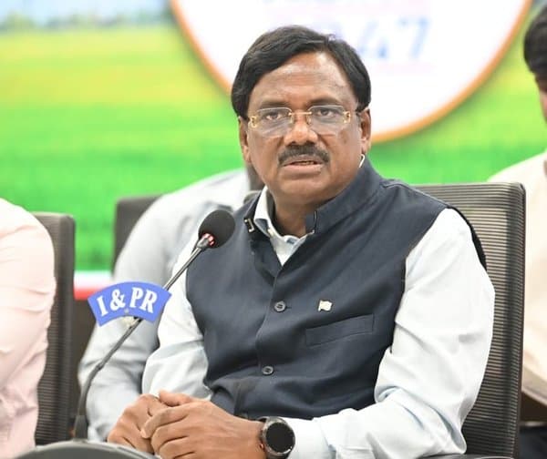 సర్కార్ దవాఖానాలపై మంత్రి కీలక వ్యాఖ్యలు