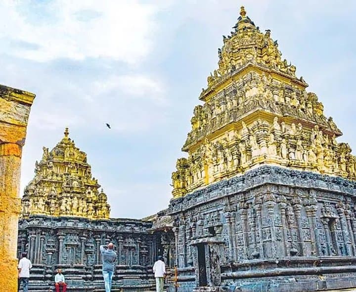 బంధనాల్లోనూ బలమే