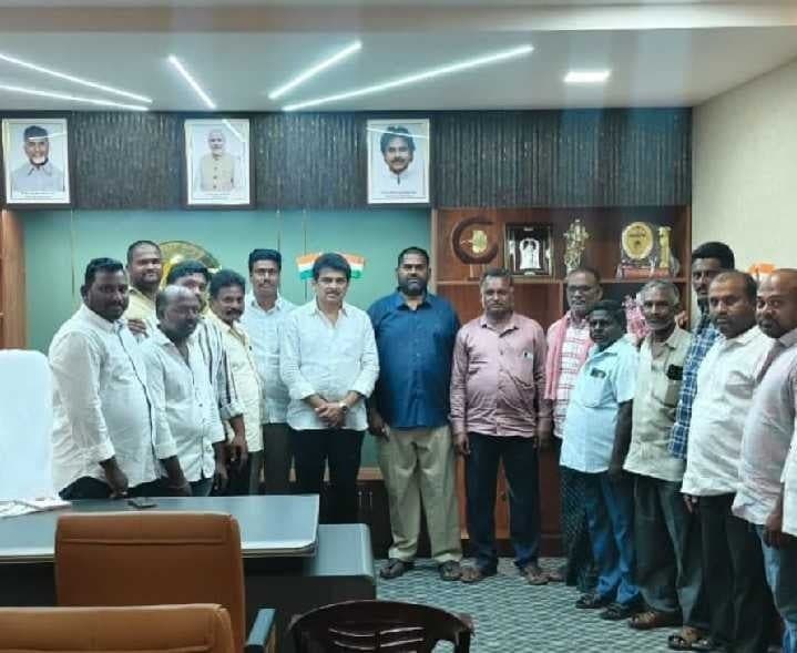 తాడేపల్లిలో జనసేన ఎన్నికల చర్చలు - Udayam
