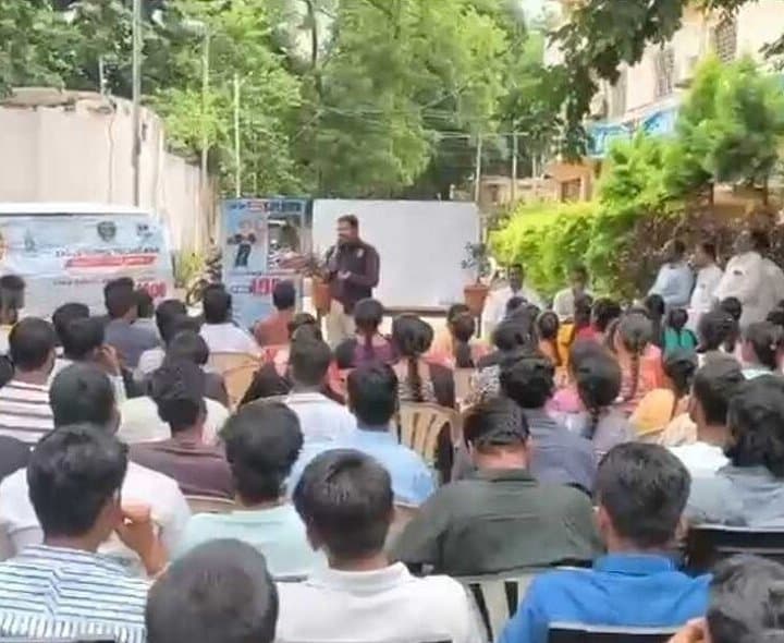 పట్టుదలే పోలీస్ ఉద్యోగానికి మార్గం: సీఐ