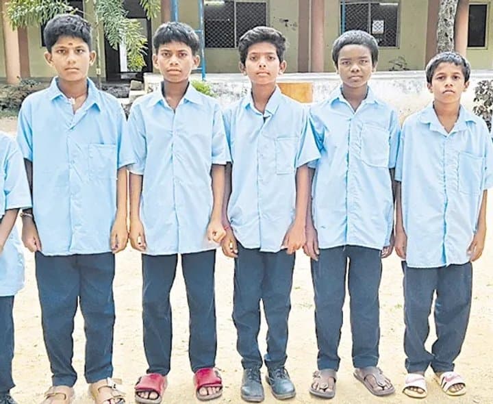 ఊడిన కుట్ట్లు.. కొలతల పాట్లు