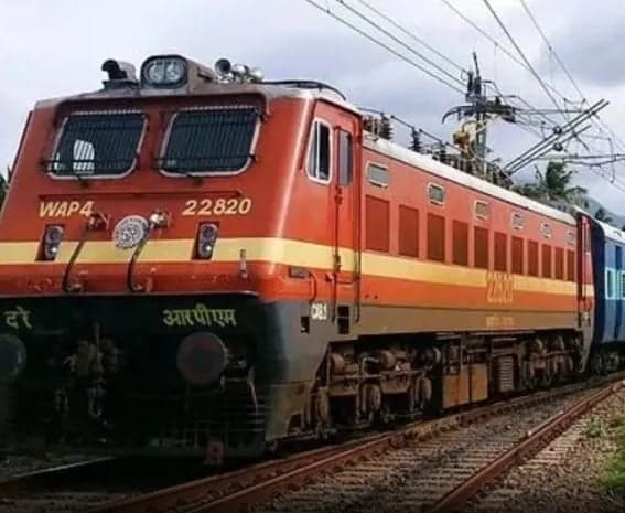 దసరా రద్దీకి ప్రత్యేక రైళ్లు