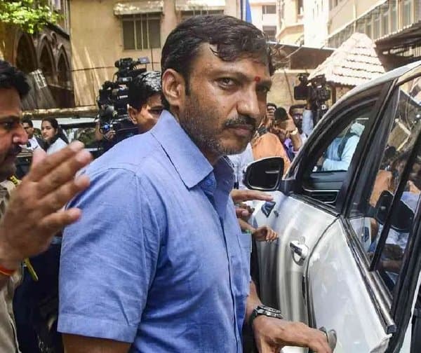 పవన్‌రాజే నింబాల్కర్ హత్య కేసు: తొమ్మిది మందికి విముక్తి