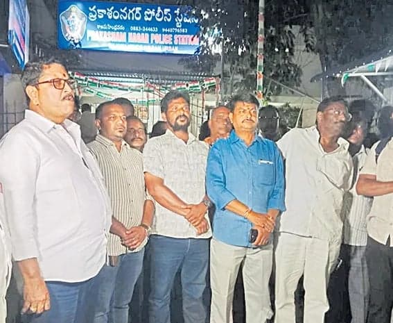 చేగొండి రామదాసుపై టీడీపీ నేత దాడి
