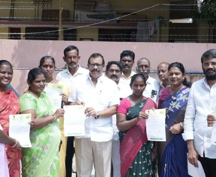 నందిగామలో సీఎం సహాయనిధి చెక్కుల అందజేత - Udayam