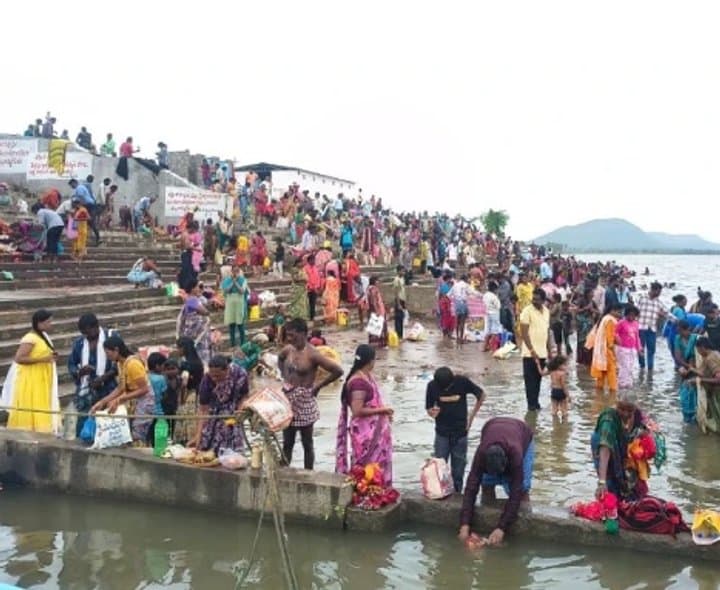 కోటిలింగాలలో శ్రావణ సందడి