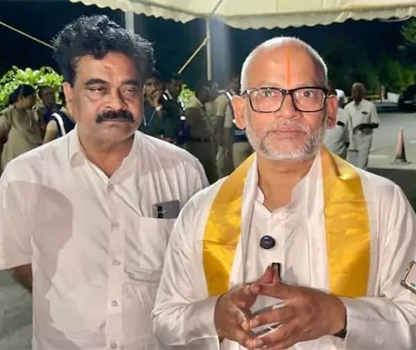 తిరుమల బుకింగ్స్ కోసం అధికారిక వెబ్‌సైట్‌నే వాడండి
