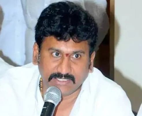 పోలీసులపై తోపుదుర్తి వ్యాఖ్యలు.. కేసు