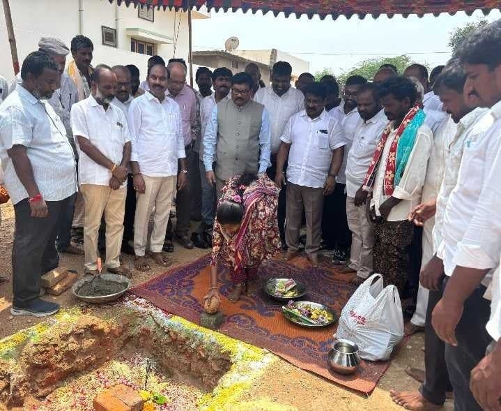 వెలిగండ్లలో గోకులం షెడ్డుకు శ్రీకారం - Udayam