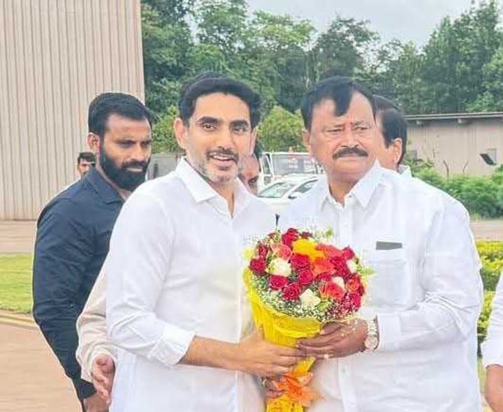 నారా లోకేశ్‌కు  హిందూపురం ఎంపీ ఘన స్వాగతం