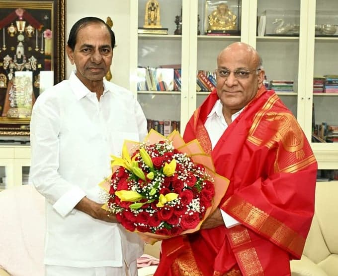 కేసీఆర్‌ను కలిసిన ఎంపీ దీవకొండ దామోదర్ రావు