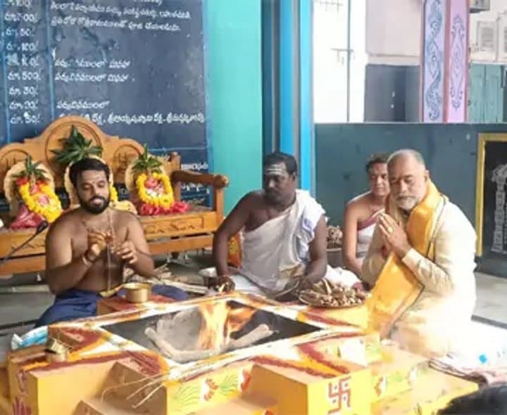 ఎయిర్‌పోర్ట్ ప్రారంభానికి ఎమ్మెల్యే ప్రత్యేక పూజలు - Udayam Digital
