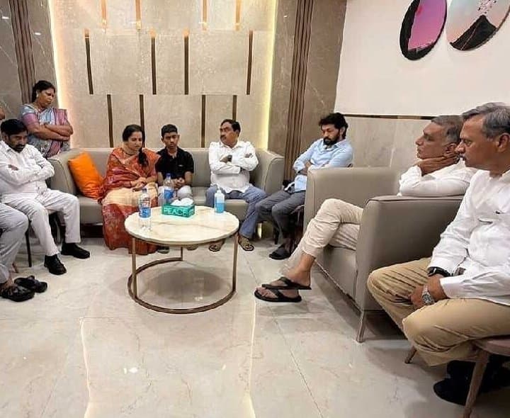 పెద్ది సుదర్శన్‌రెడ్డిని పరామర్శించిన మాజీ మంత్రులు