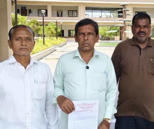 ఇండ్లు కూలిన బాధితులకు నష్టపరిహారం చెల్లించాలి - Udayam Digital