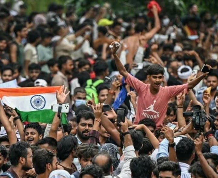 జెన్‌జీ ఖర్చుల్లో కొత్త లెక్కలు - Udayam
