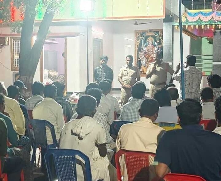 దరిమడుగులో పోలీసుల పల్లెనిద్ర