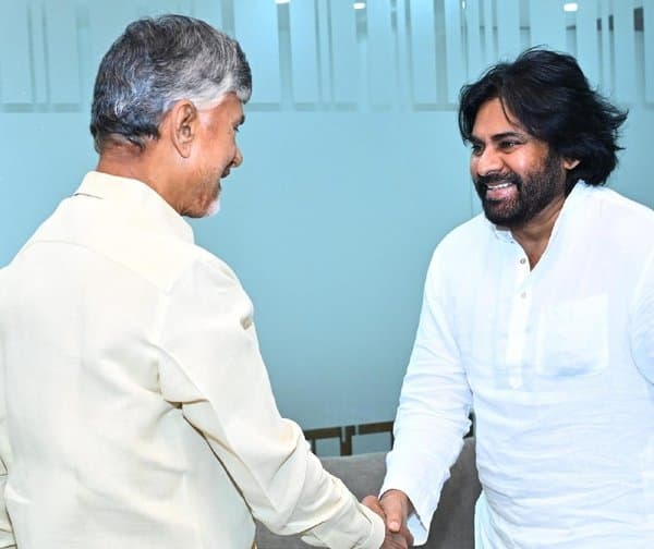 పవన్‌ కల్యాణ్‌కు చంద్రబాబు అభినందనలు
