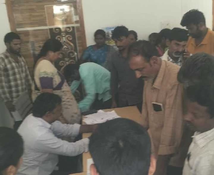 రీ వెరిఫికేషన్‌- ఓటర్లలో హై టెన్సన్