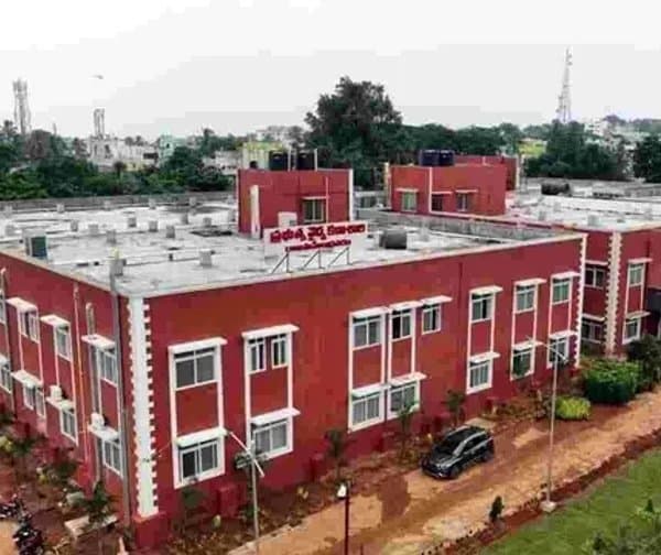 పిడుగురాళ్లకు 100 ఎంబీబీఎస్ సీట్లు