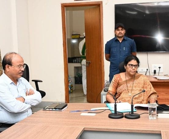 ఆసిఫాబాద్‌లో ఫుడ్‌ సేఫ్టీపై కలెక్టర్‌ సమీక్ష - Udayam
