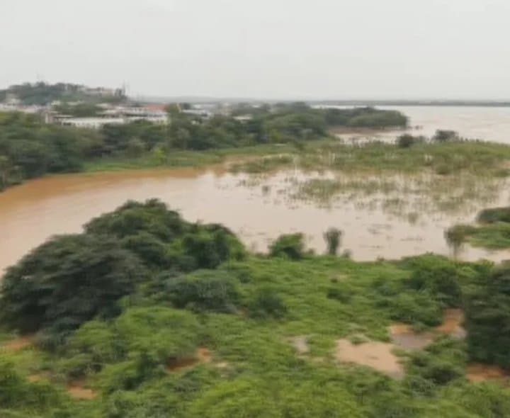గోదావరిలో వరద ఉద్ధృతి తగ్గుముఖం