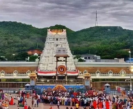 తిరుమలలో కొనసాగుతున్న భక్తుల రద్దీ 