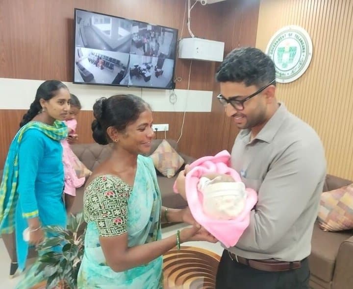 పసిబిడ్డకు అండగా నిలిచిన కమిషనర్‌