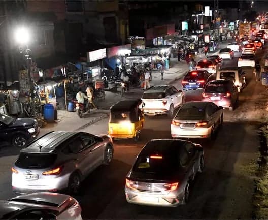విజయవాడ హైవేపై భారీగా ట్రాఫిక్‌ జామ్‌