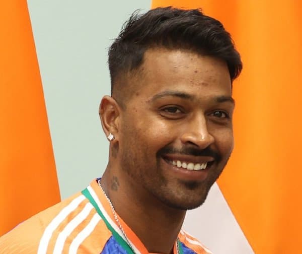హార్దిక్ పాండ్య కోసం ఎగబడుతున్న ఐపీఎల్ జట్లు