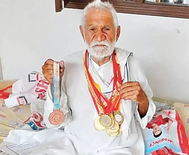 85 ఏళ్ల వయసులో మాస్టర్స్ డిగ్రీ!
