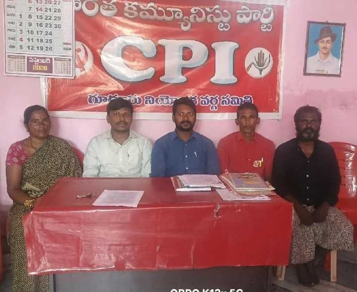 ఉద్యోగం పేరుతో హెడ్‌ కానిస్టేబుల్‌ మోసం?
