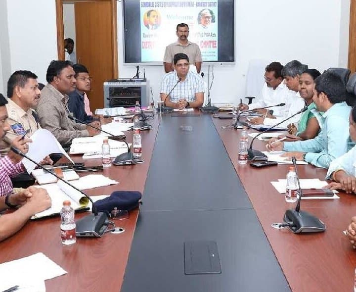 ఎస్సీ, ఎస్టీల హక్కులపై అవగాహన కల్పించాలి