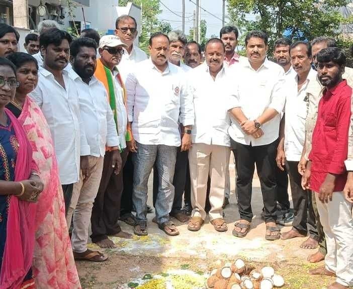 పల్లె రోడ్లపై బాబీ కీలక వ్యాఖ్యలు - Udayam