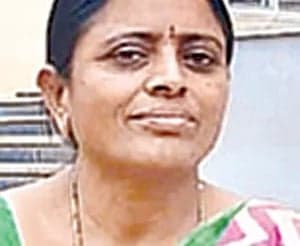 బతుకమ్మ ఆడుతూ మృతి - Udayam