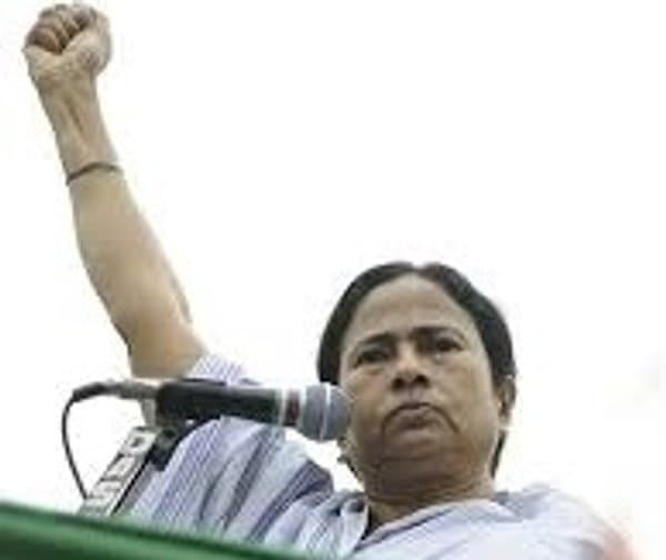 రూ. 534 కోట్ల పార్టీ నిధుల పోరు: మూడు టీఎమ్‌సీ ఖాతాలు సీజ్! - Udayam Digital