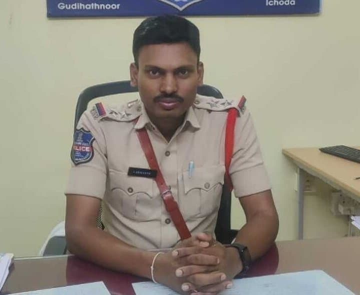 ఆదిలాబాద్: శివాజీ విగ్రహ గద్దెపై అవమానం - Udayam