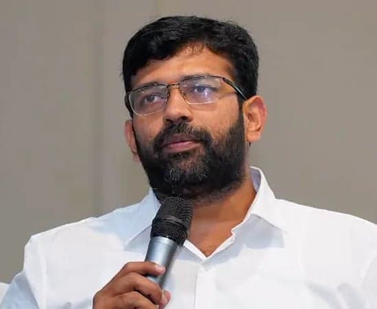 కూటమి నేతలకు జక్కంపూడి హెచ్చరిక