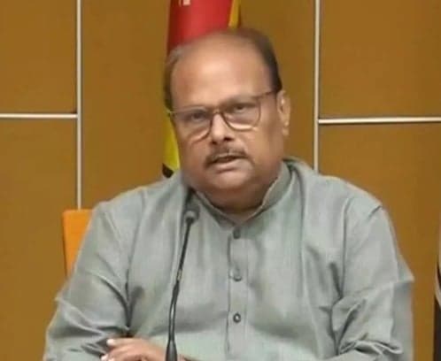 మాజీమంత్రి యనమల రామకృష్ణుడికి అస్వస్థత