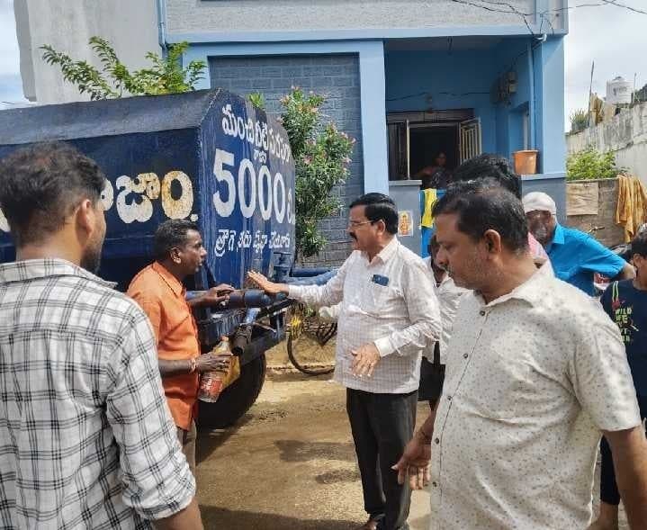 రాజాంలో కుళాయిల్లో బురద నీరు - Udayam