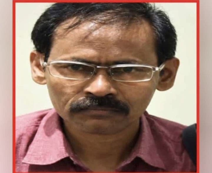 లొంగిపోయిన మావోయిస్టు నేత 