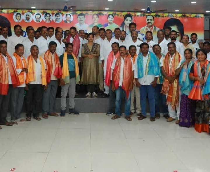 రాయపర్తి కాంగ్రెస్ నూతన కమిటీ ప్రకటన - Udayam
