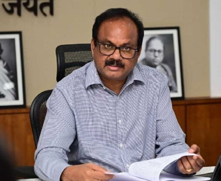 సర్వీస్‌ ఛార్జీపై కలెక్టర్‌ కీలక ఆదేశాలు - Udayam