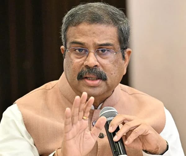 బెంగాల్‌లో రాజకీయ వేడి పీక్‌కు.. అభిషేక్‌పై ధర్మేంద్ర ప్రధాన్ కౌంటర్! - Udayam Digital
